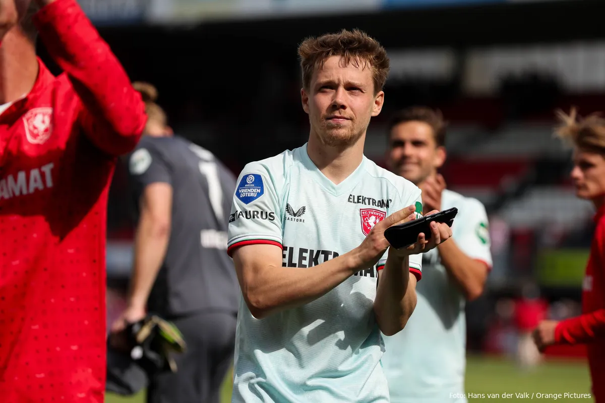 mathias kjolo klapt applaus sparta rotterdam fc twente 2024 2025