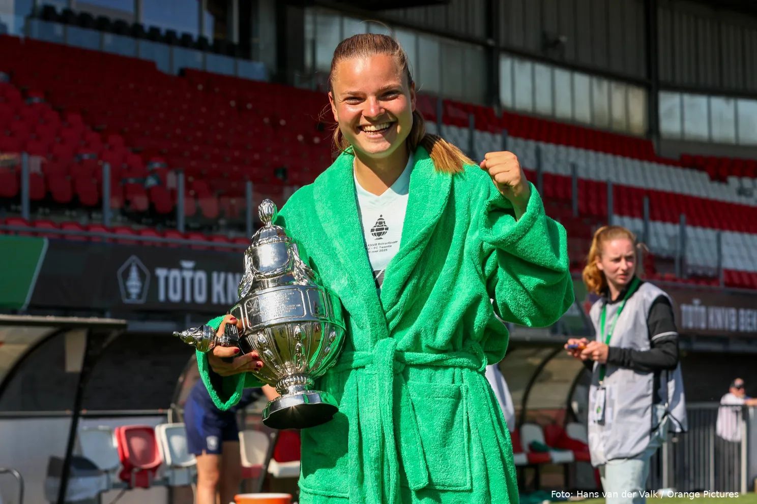 FC Twente (v)-spelers nemen vrees weg: "Maar een cocktailtje moet kunnen"