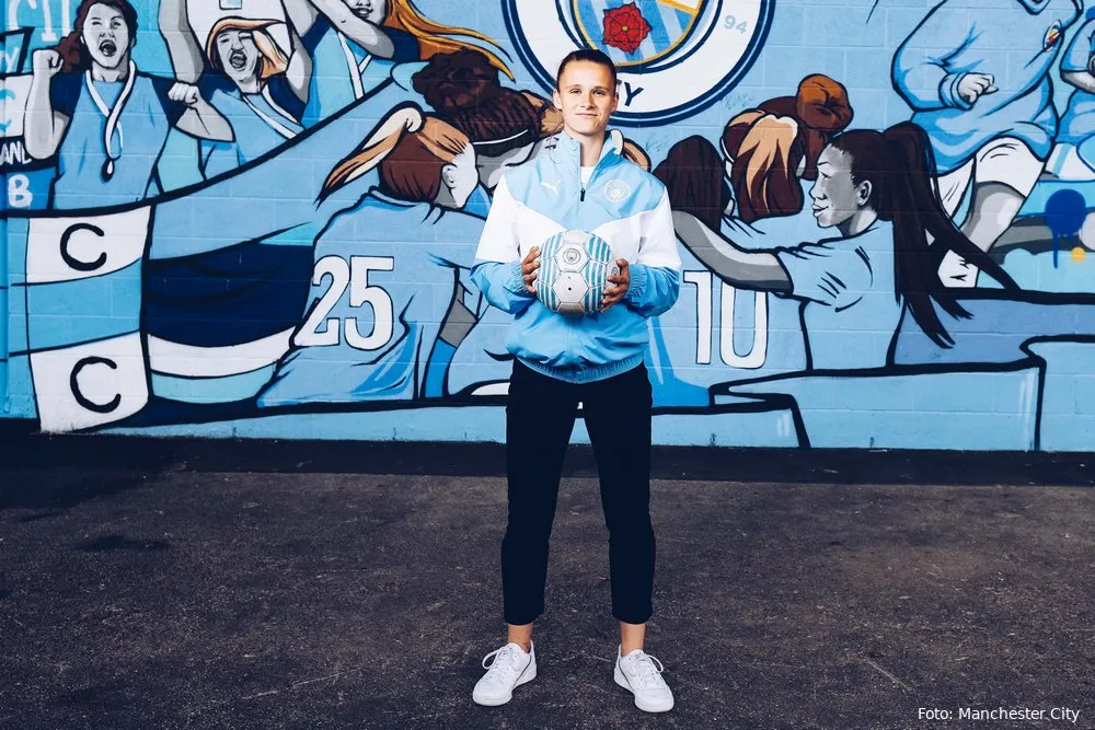 BREAKING: Manchester City contracteert FC Twente-verdediger Casparij