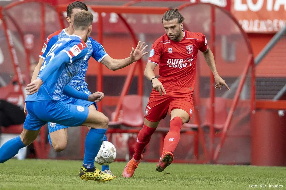 Lazaros Lamprou officieel speler van Excelsior na tekenen meerjarig contract