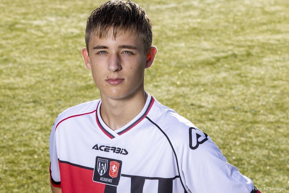 Achterneef Thomas Bruns duikt op bij training eerste selectie FC Twente