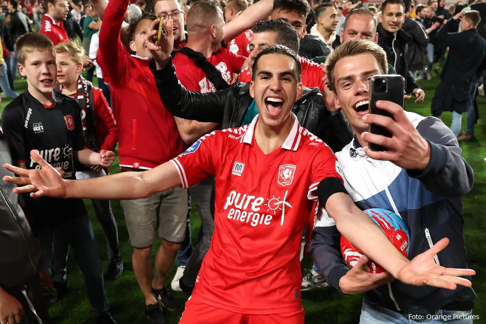 Van der Kraan waarschuwt supporters: Pitch invasion kan flinke financiële consequenties hebben