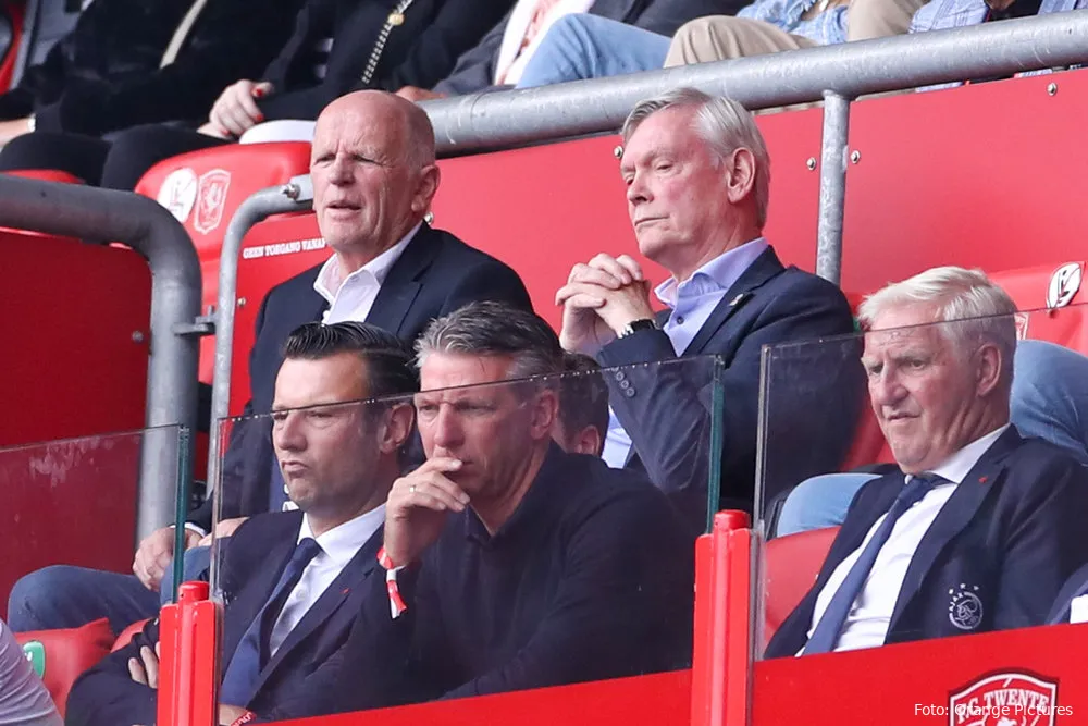 Kritiek op werkwijze FC Twente: "Dit komt niet erg professioneel over en er worden mensen beschadigd"