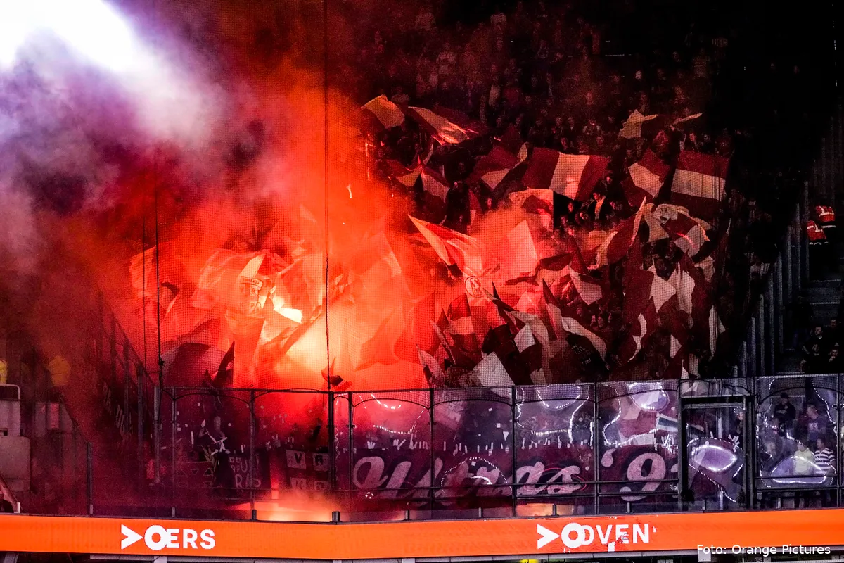 uitvak psv philips stadion twente vuurwerk supporters