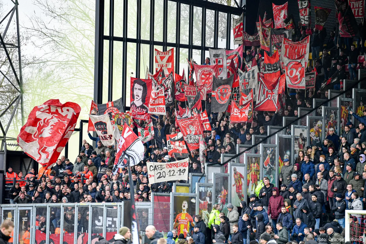 uitvak supporters vlaggen sfeeractie go ahead eagles fc twente 2022 2023