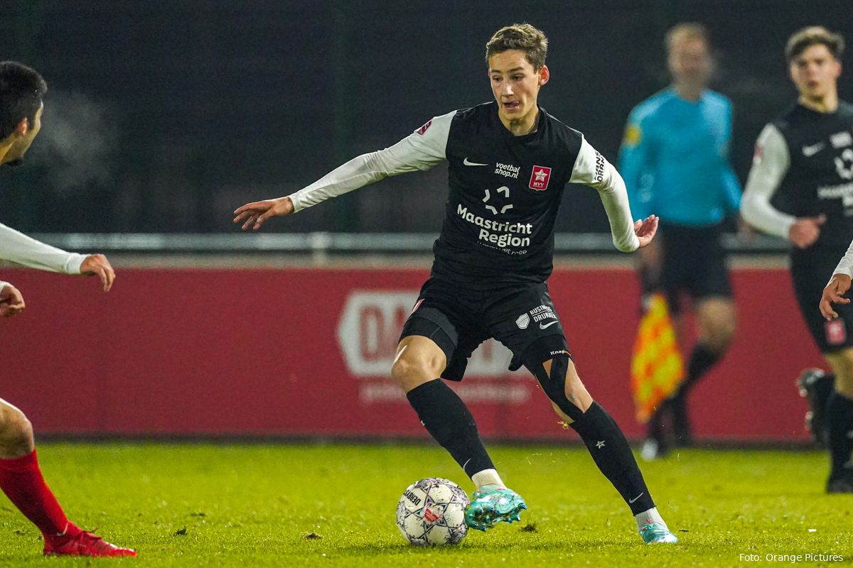 FC Twente krijgt concurrentie van Feyenoord en PSV inzake Van Bommel