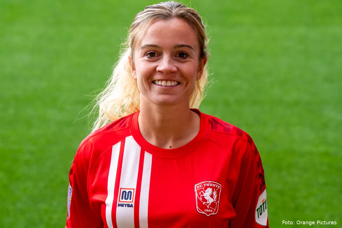 Miss FC Twente Maud Roetgering kiest voor nieuwe uitdaging bij PSV