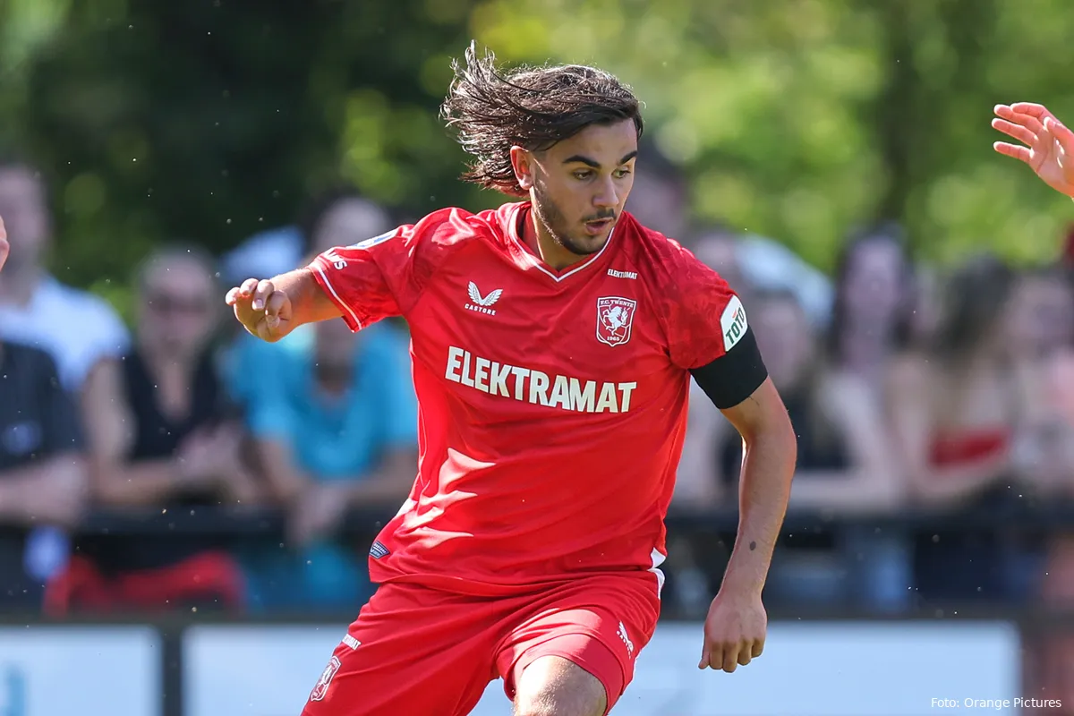 irakli yegoian fc twente voorbereiding 2023 rood zwart