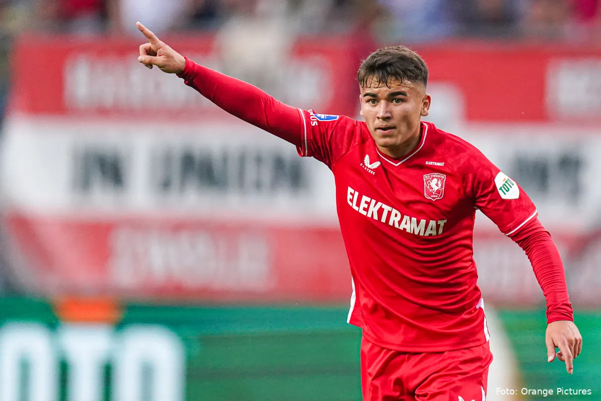 manfred ugalde wijst fc twente riga fc uecl 2023 2024