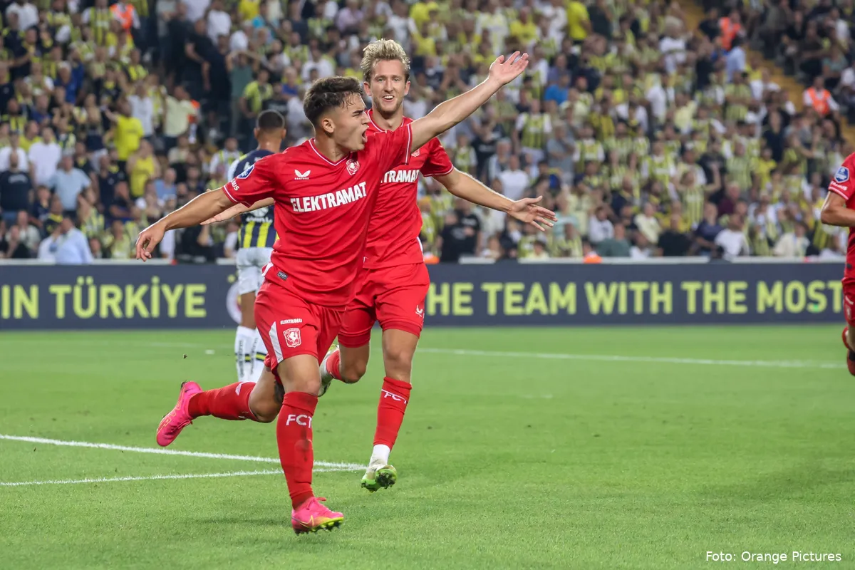 Ugalde lijdt ruime nederlaag met Costa Rica tegen Verenigde Arabische Emiraten