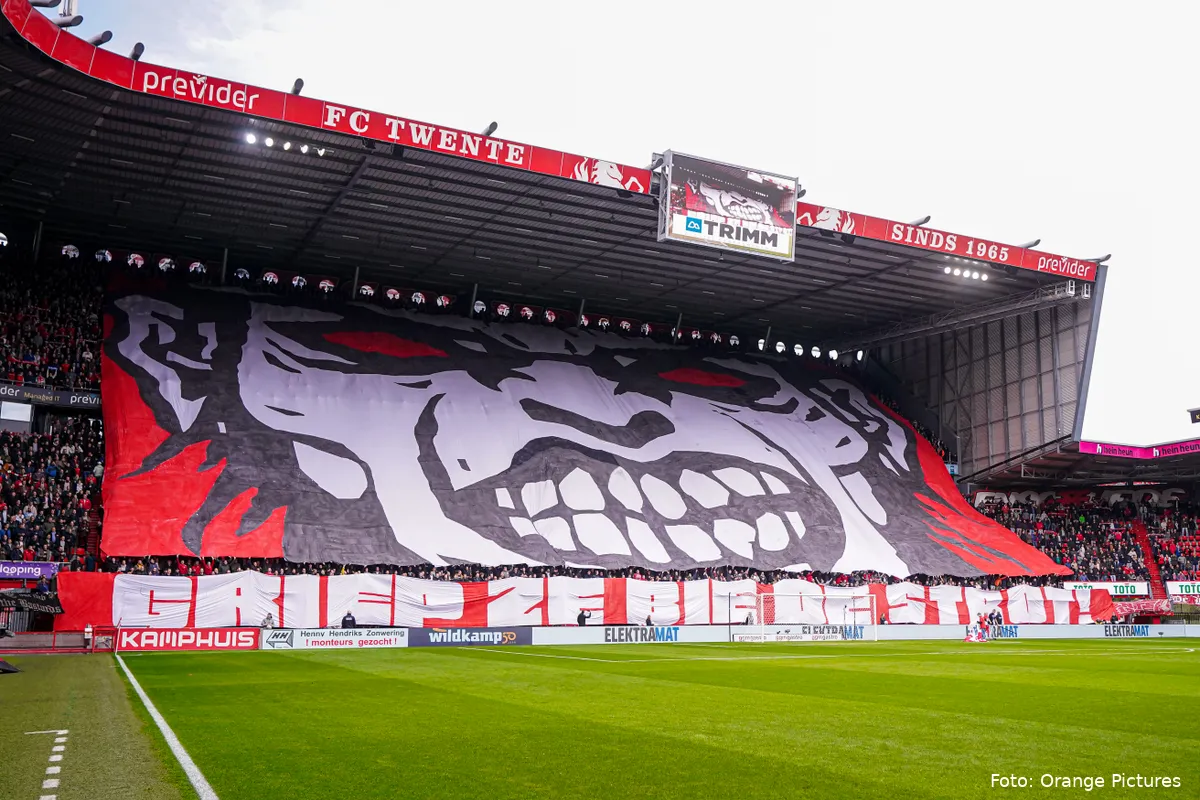 Nagenieten | Schitterende sfeeractie Vak P: Griep ze bie de strot!