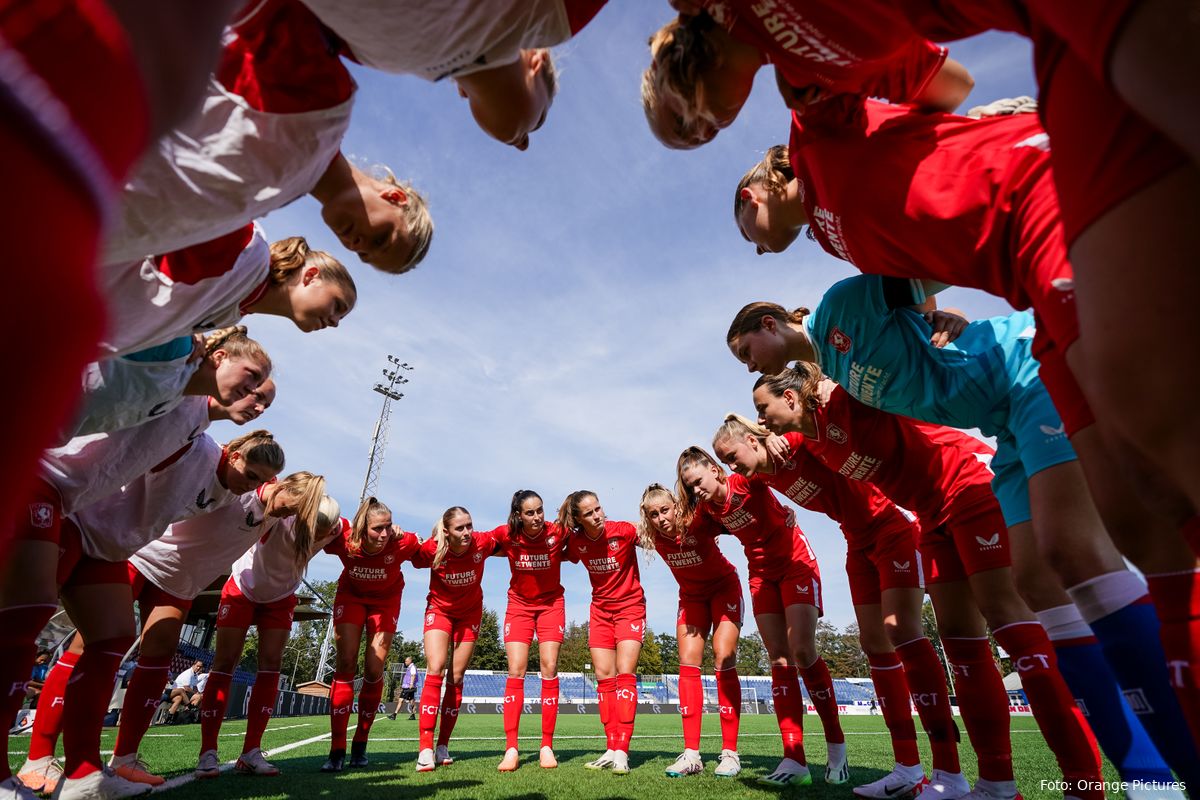 Opstelling: FC Twente vrouwen op bezoek bij Ajax