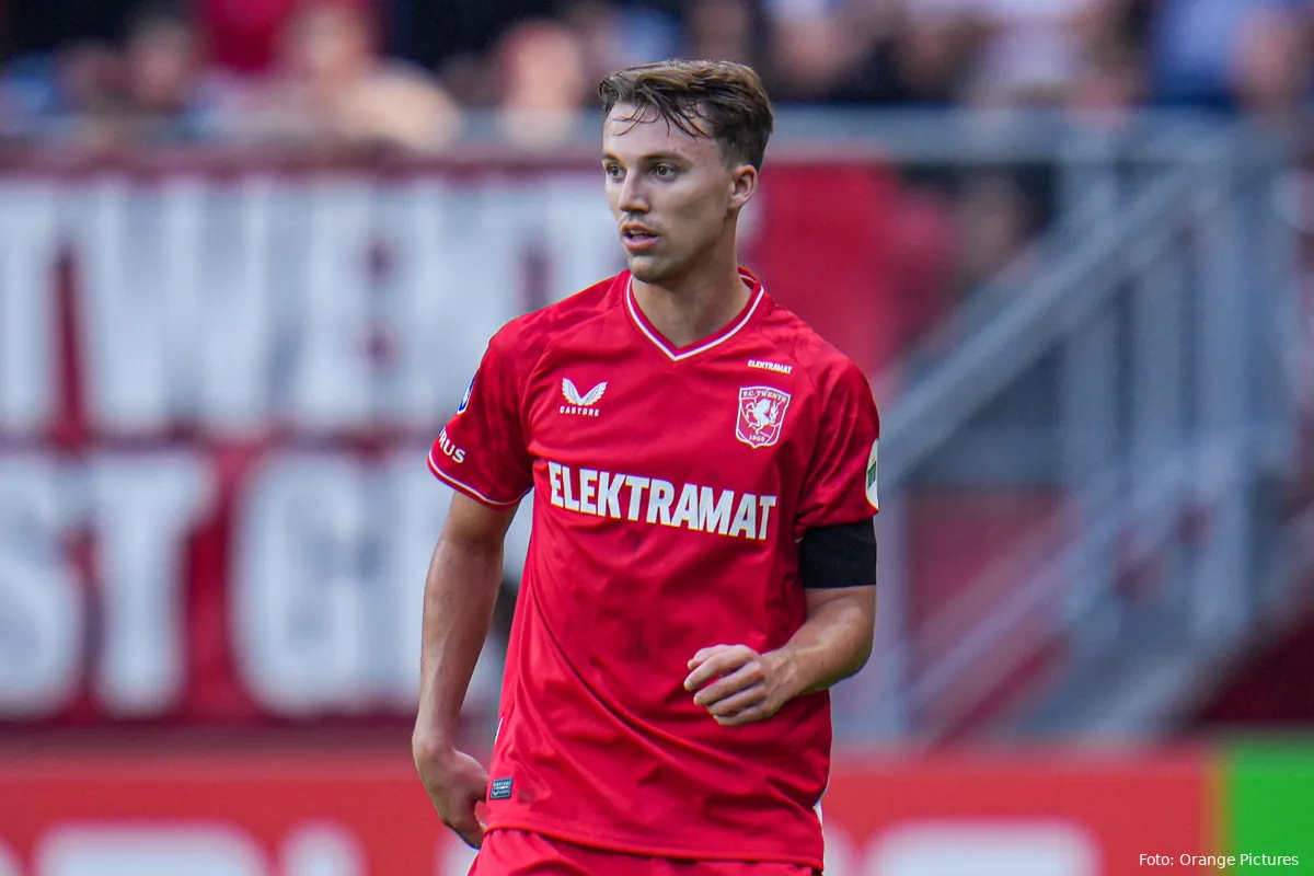 youri regeer aan de bal ingezoomd fc twente ajax 2023 2024
