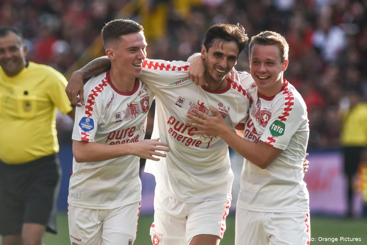 rots ruiz kjolo afschaeidswedstrijd alajuelense twente 2022