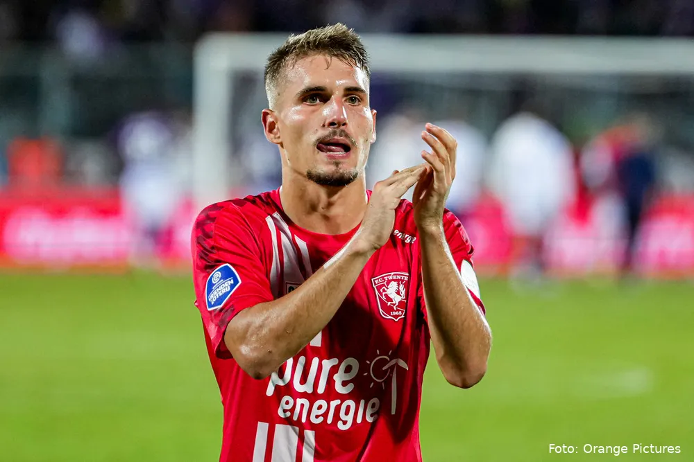 michal sadilek thuisshirt 2022 2023