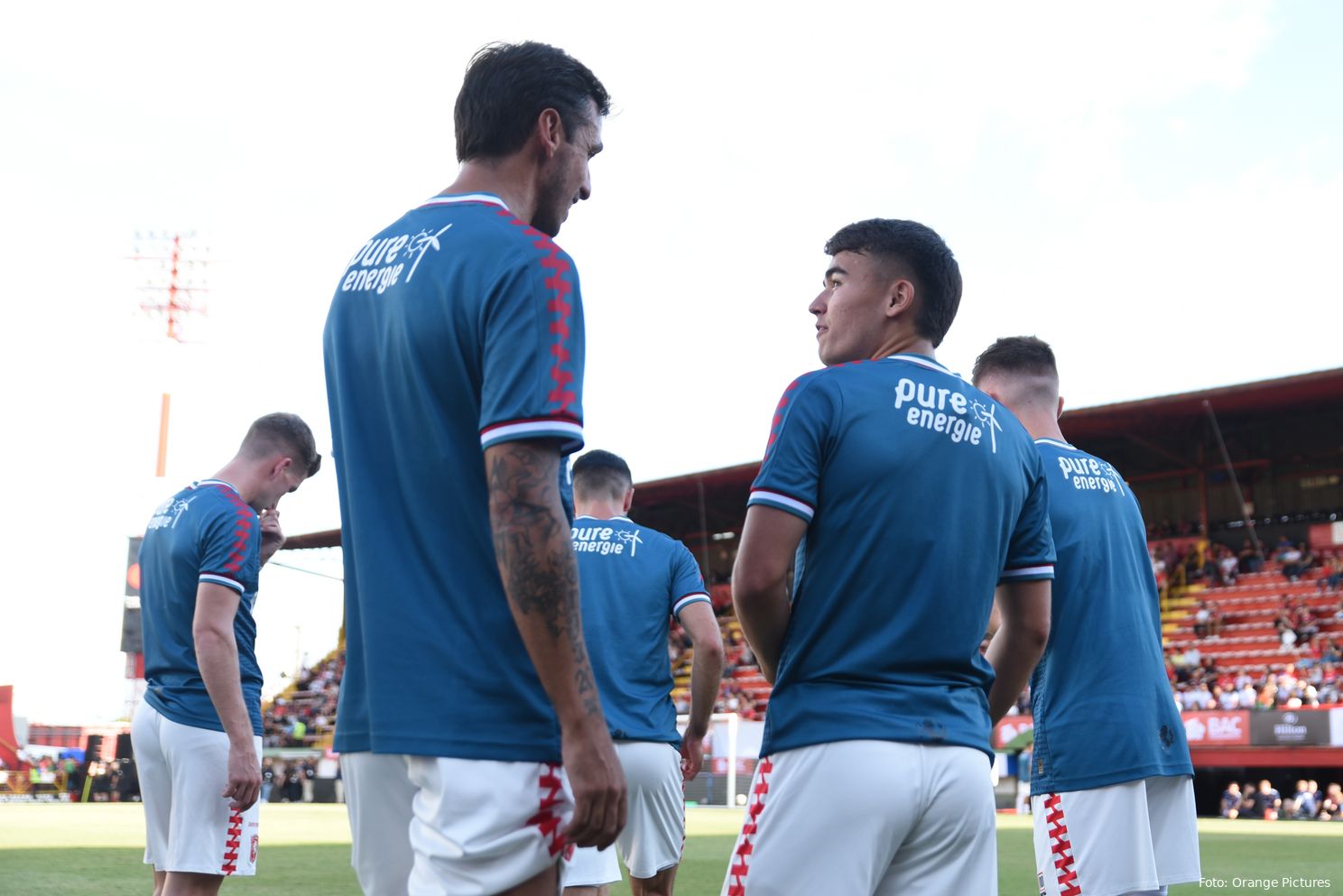 Video | Ugalde schittert met Costa Ricaanse vlag in nieuw thuisshirt: Vamos!