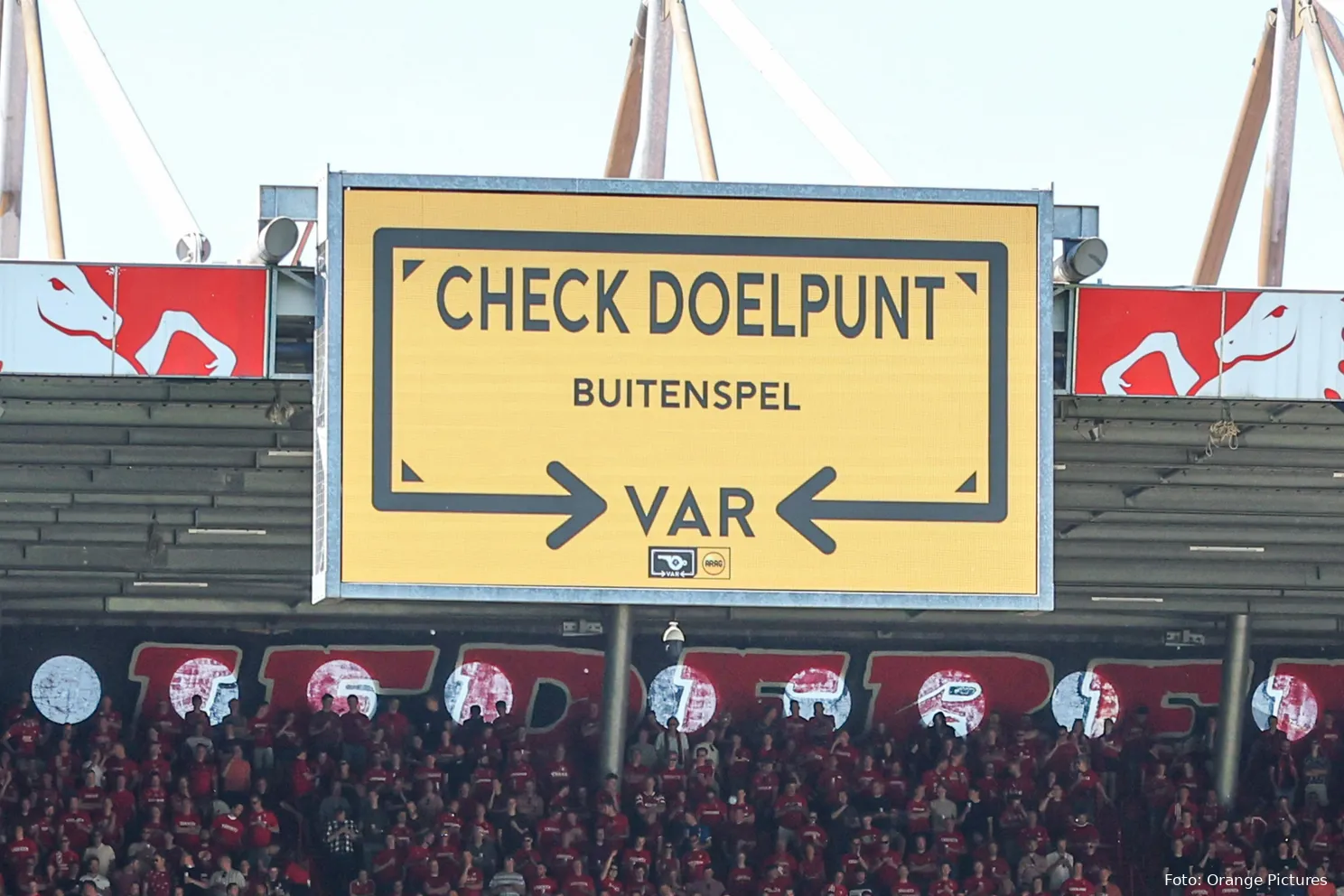 var grolsch veste fc twente rood close up