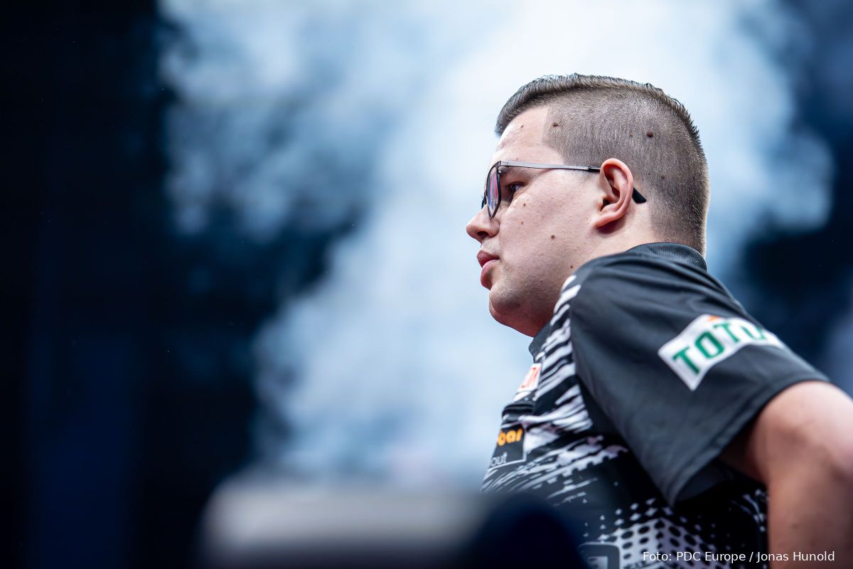 Zondagavond World Matchplay: debutant Van Veen nipt onderuit in thriller tegen Cross