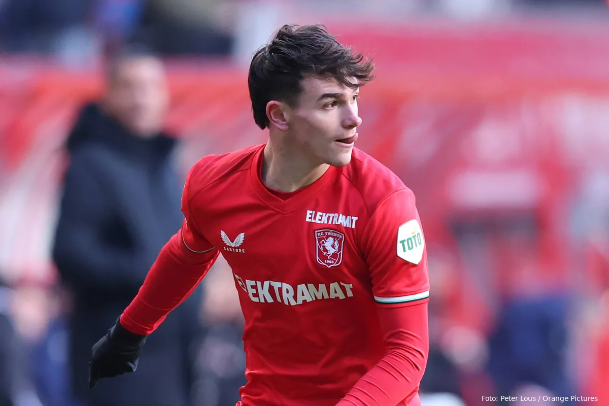 taylor booth aan de bal overzicht fc twente rkc waalwijk 2024 2025 close up