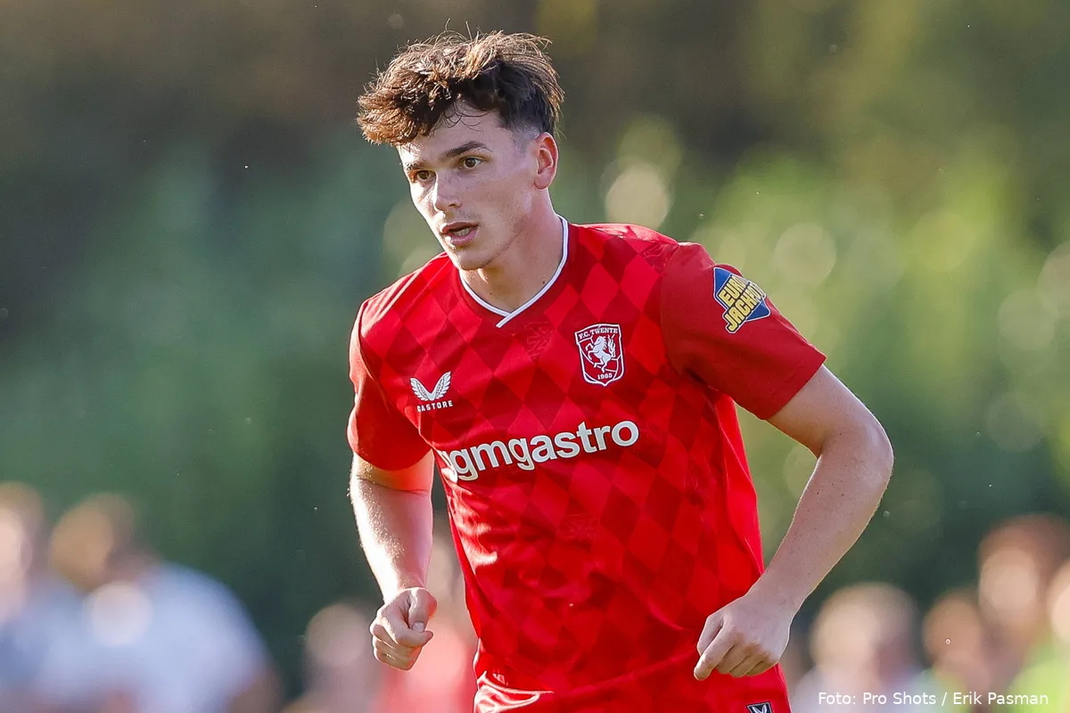 taylor-booth-fc-twente-motherwell-fc-oefenwedstrijd-2025-2026