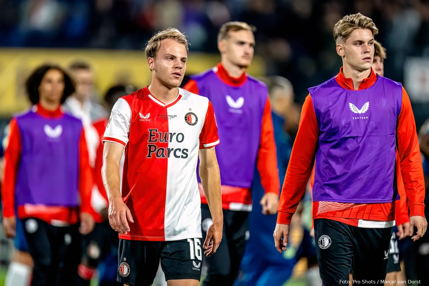 thomas van den belt vies gezicht feyenoord psv jc schaal 2024 2025