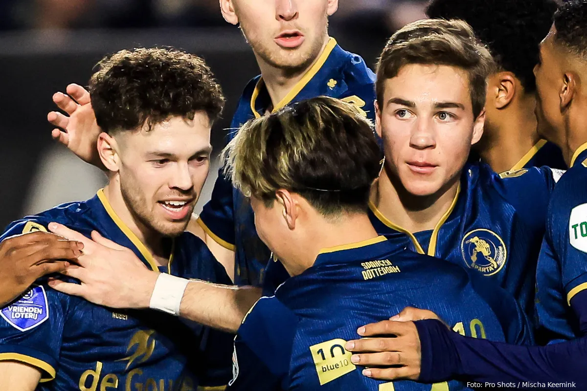 mitchell van bergen carel eiting ingezoomd juichen nac breda sparta rotterdam 2024 2025