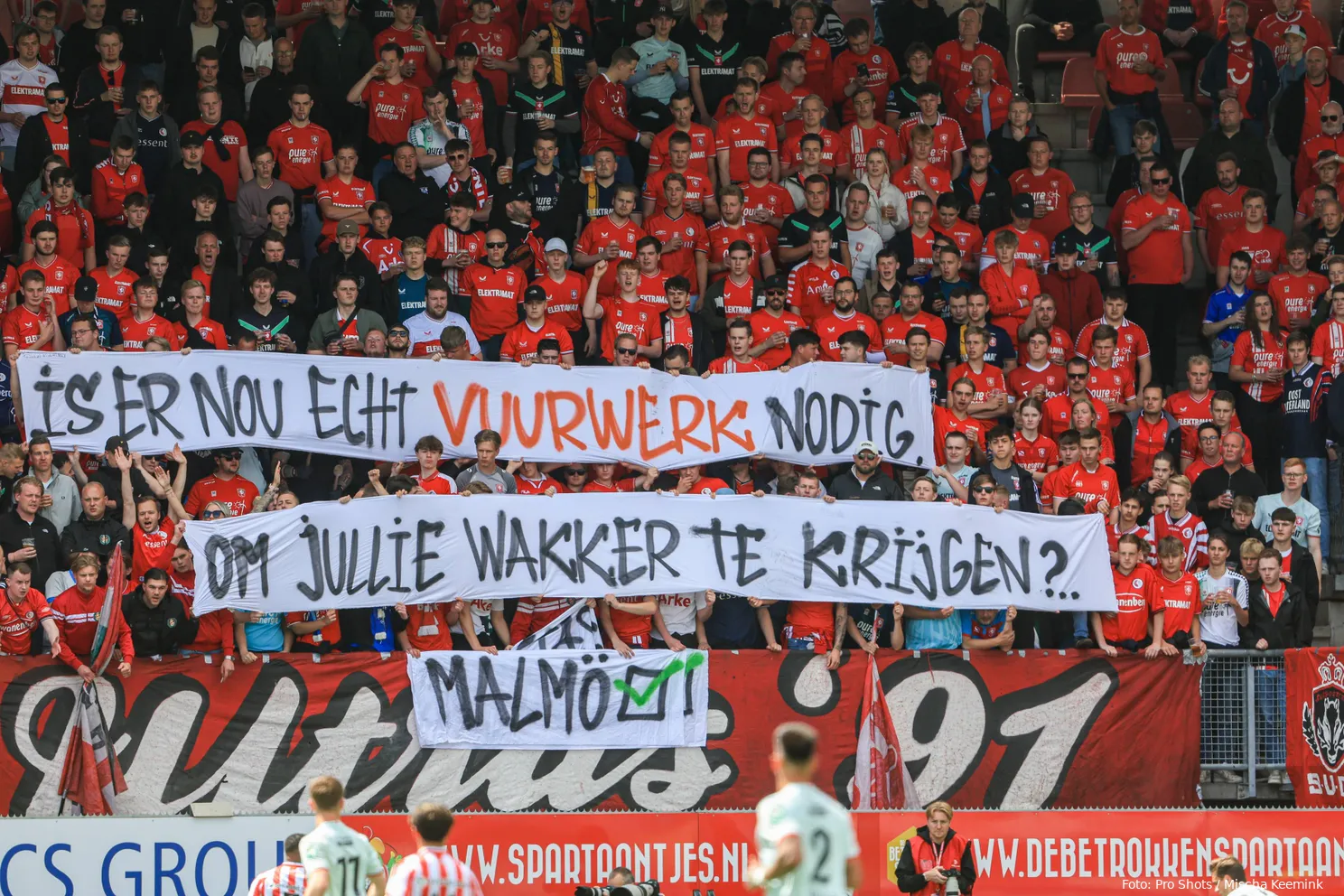 spandoek uitvak supporters sparta rotterdam fc twente 2024 2025