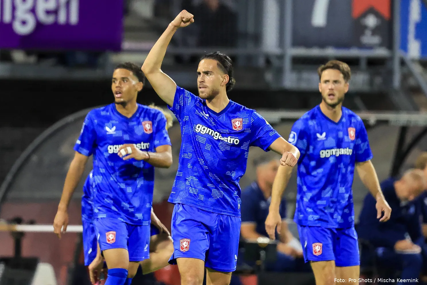 ramiz-zerrouki-juicht-vuist-in-de-lucht-sparta-rotterdam-fc-twente-2025-2026