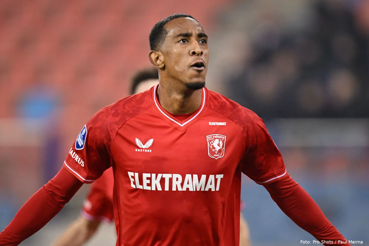 joshua brenet juicht vitesse fc twente 2023 2024