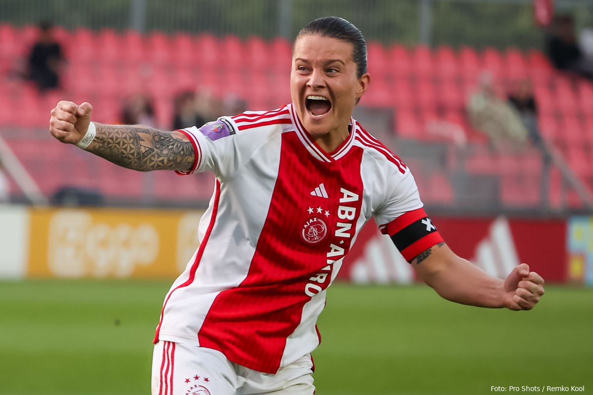 Sherida Spitse biedt Telstar bier aan voor hulp in titelstrijd tegen FC Twente (v)