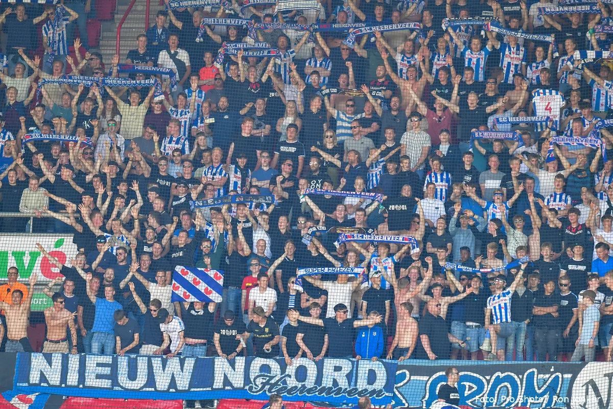 uitvak de grolsch veste supporters fans sc heerenveen play offs 2022 2023