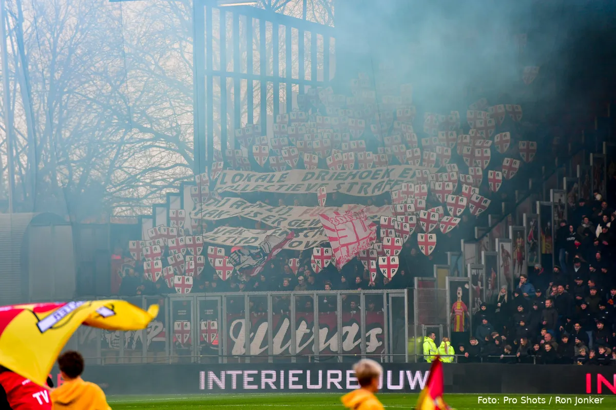 sfeeractie spandoek supporters vak p weren go ahead eagles fc twente uitvak 2023 2024