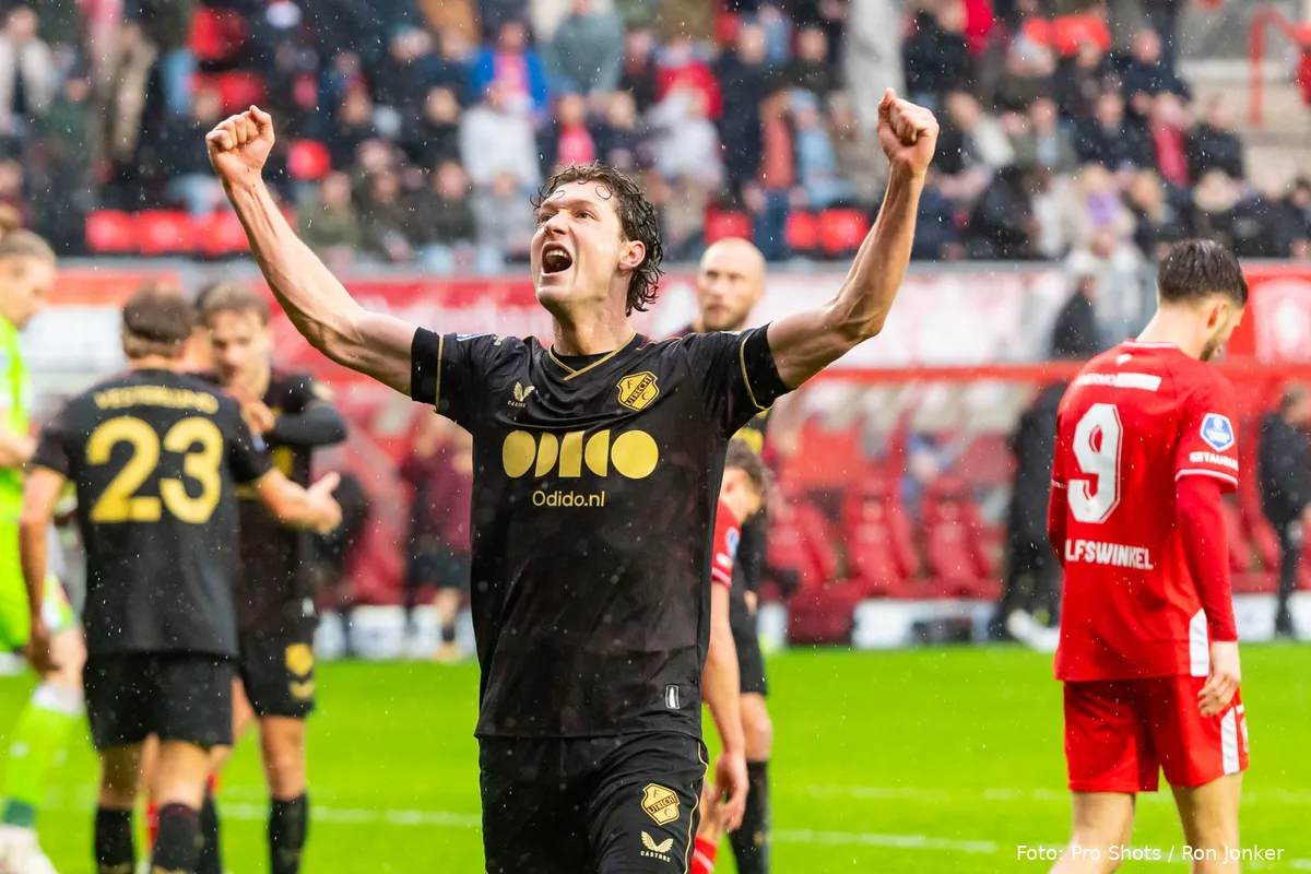 sam lammers juicht fc twente fc utrecht 2023 2024
