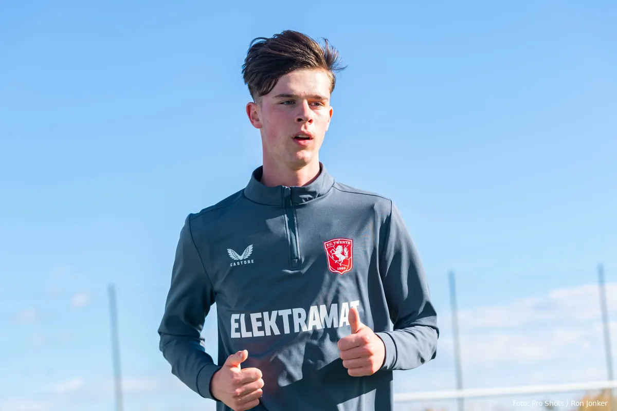 lucas vennegoor of hesselink training oliva trainingskamp spanje 2023 2024
