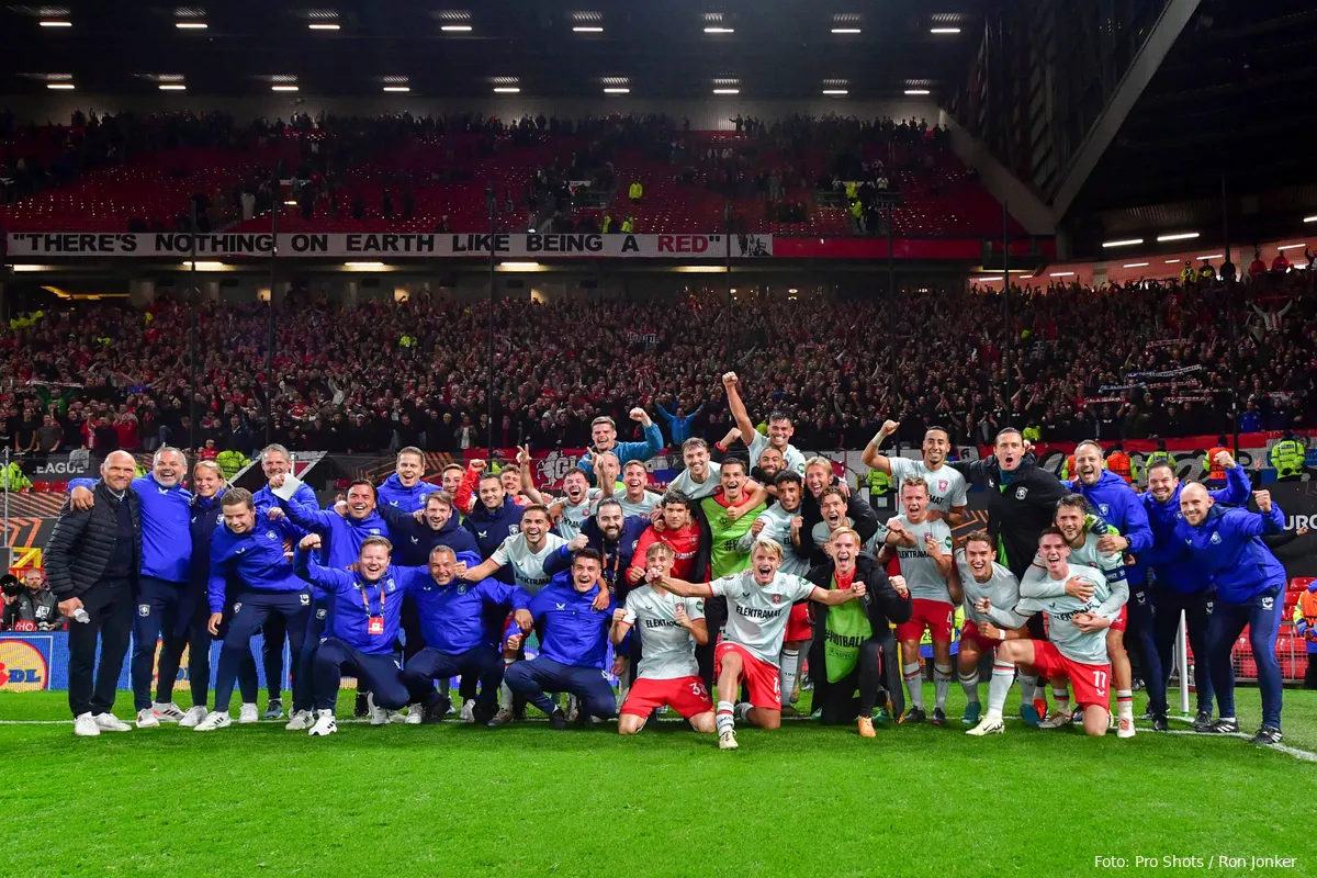 Maar liefst 4.000 supporters waren aanwezig bij de uitwedstrijd tegen Manchester United.