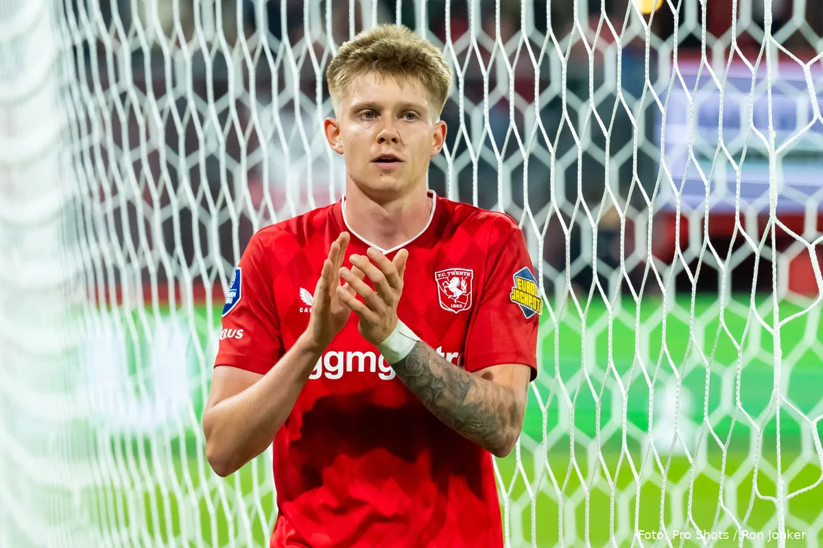 kristian-hlynsson-klappen-applaus-fc-twente-fortuna-sittard-2025-2026