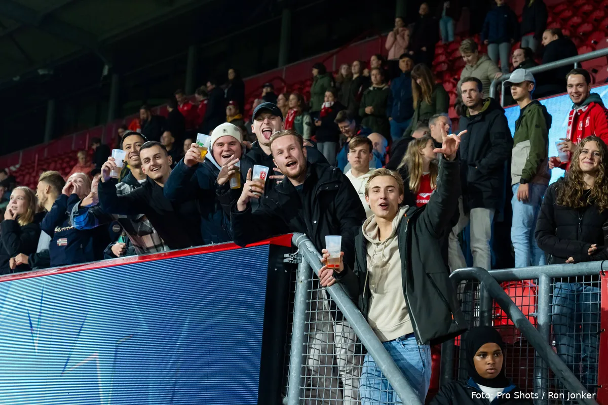 supporters-fc-twente-vrouwen-chelsea-fc-womens-champions-league-2025-2026