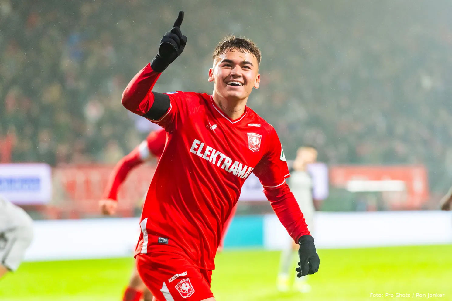 manfred ugalde vingertje juichen na goal doelpunt fc twente az 2023 2024
