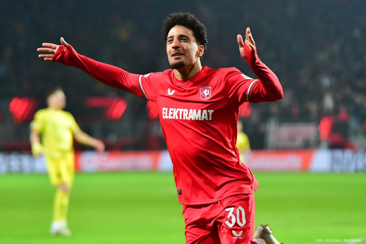 sayf ltaief juichen armen in de lucht doelpunt goal fc twente bodo glimt uel 2024 2025