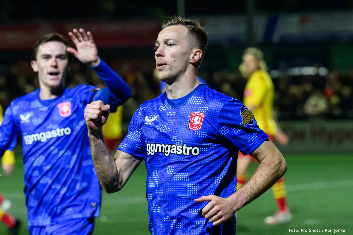 arno-verschueren-close-up-vuistje-daan-rots-juichen-rohda-raalte-fc-twente-knvb-beker-2025-2026