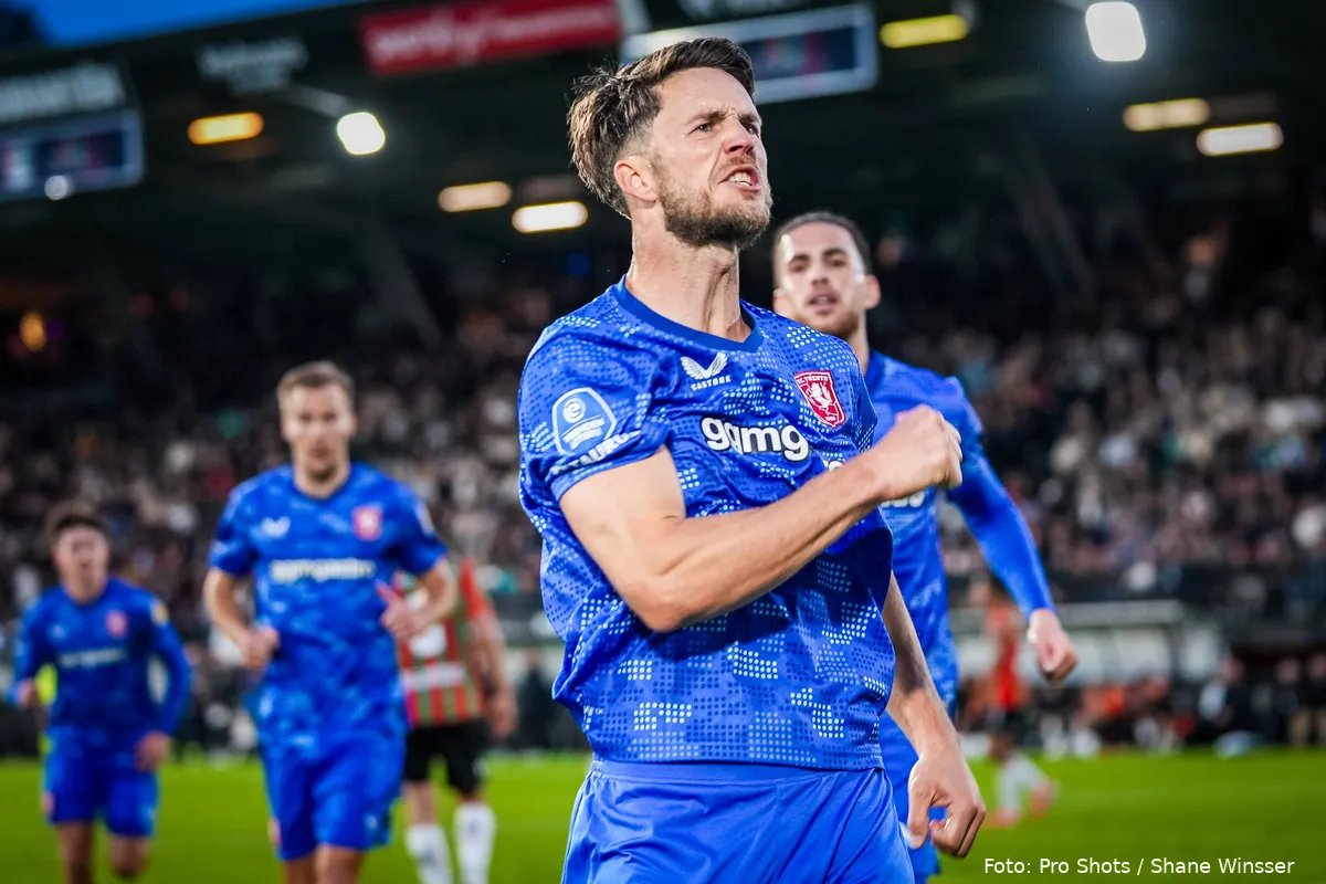 ricky-van-wolfswinkel-juichen-fanatiek-nec-nijmegen-fc-twente-2025-2026