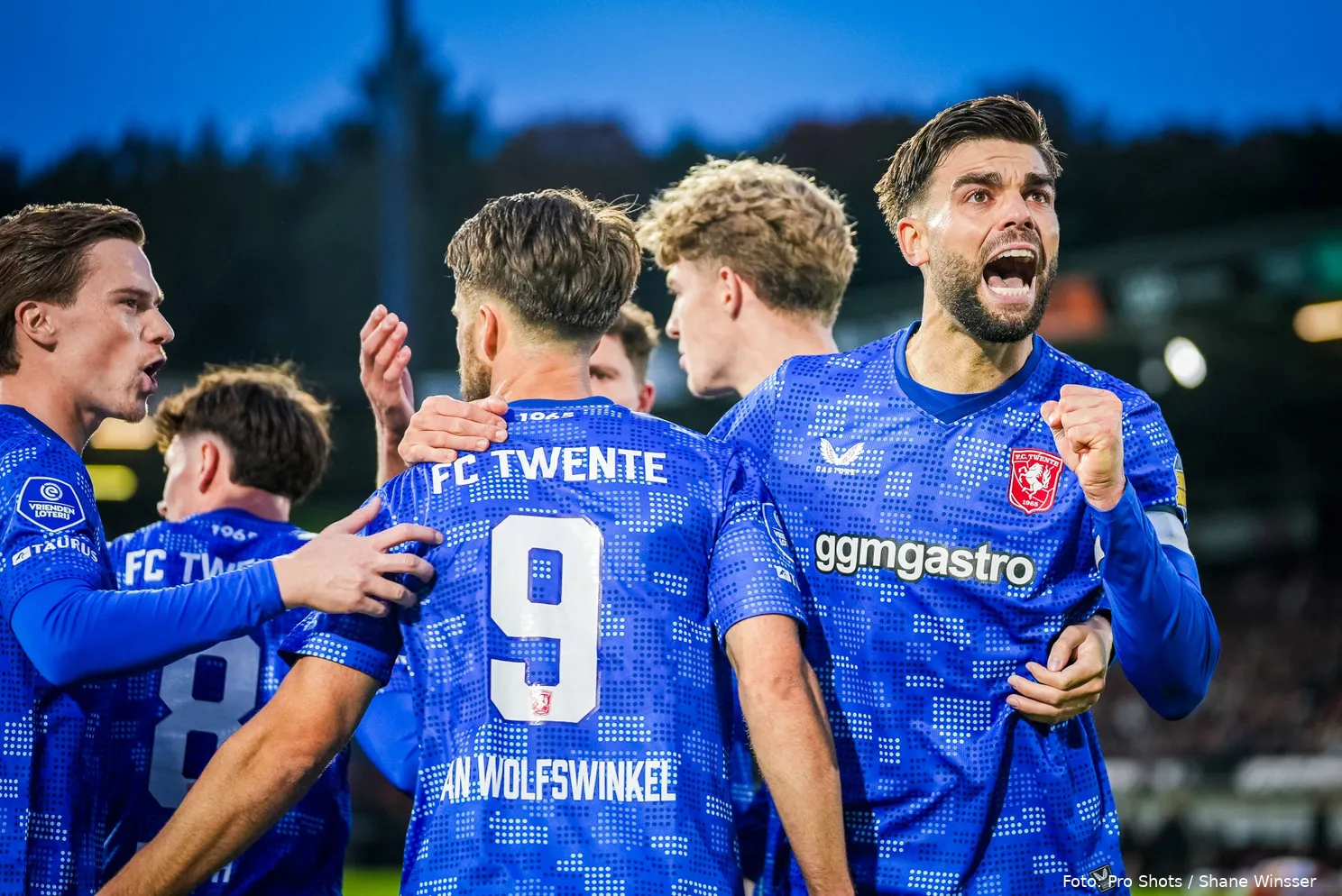 robin-propper-juichen-nec-nijmegen-fc-twente-2025-2026