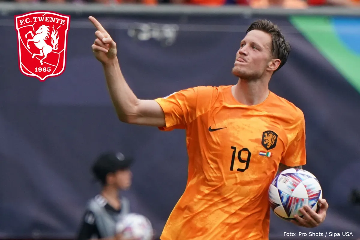 wout weghorst wijst na goal nederland italie in de grolsch veste nations league 2023 fc twente logo
