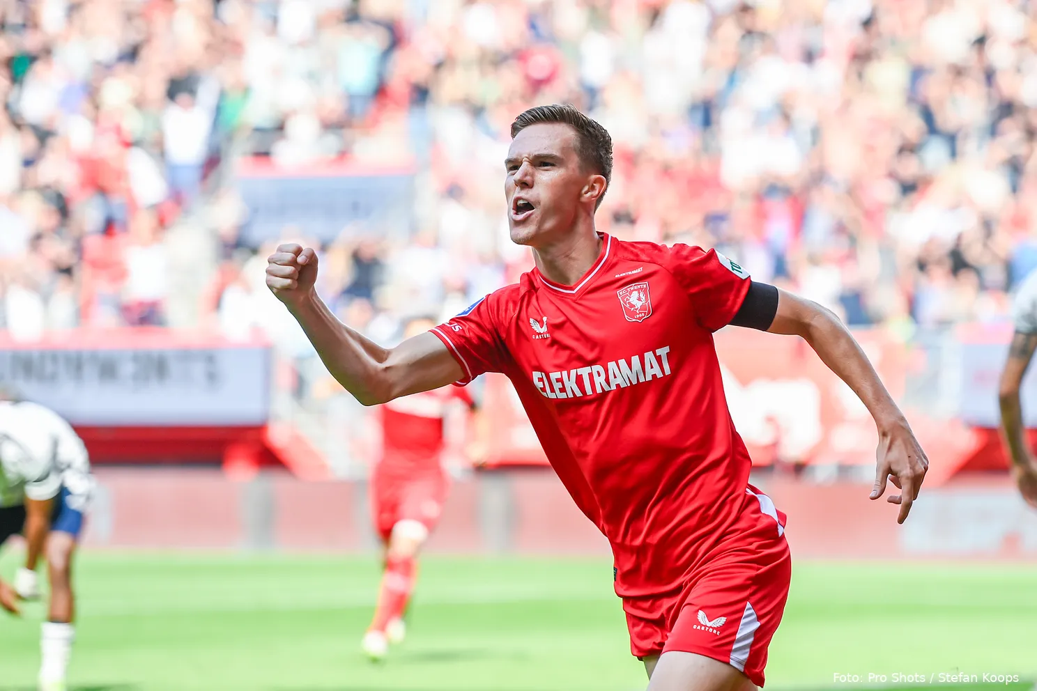 daan rots juicht na doelpunt tegen ajax 2023 2024