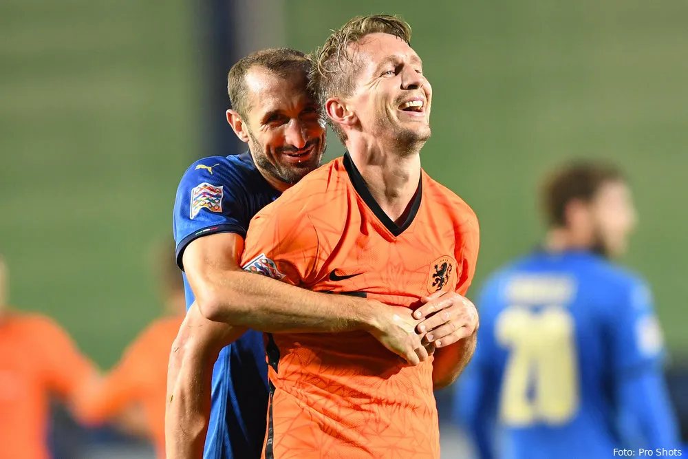 Barcelona-sprookje De Jong komt abrupt ten einde na gesprek met Xavi