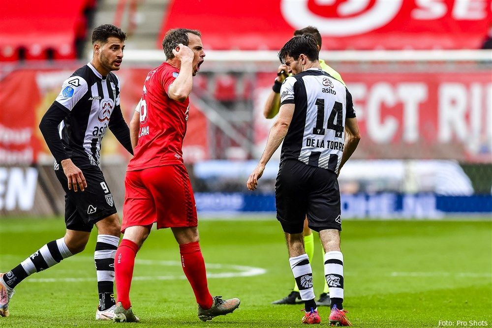 FC Twente komt na dubieuze VAR-beslissing niet verder dan een gelijkspel tegen Heracles