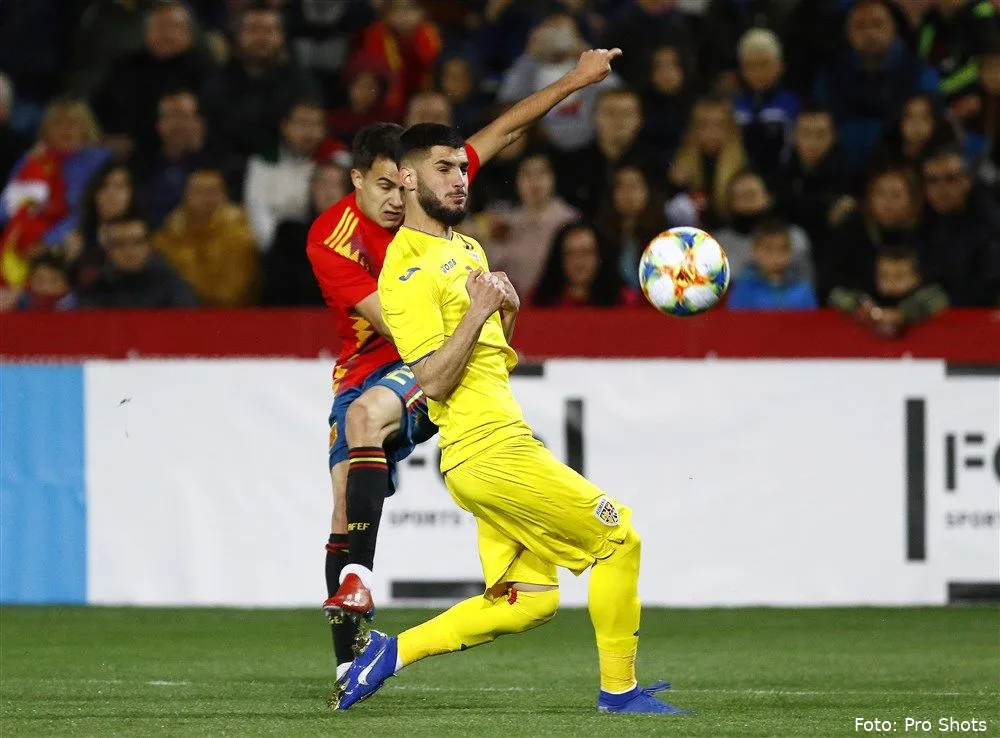 'FC Twente toont interesse in talentvolle Roemeense rechtsback'