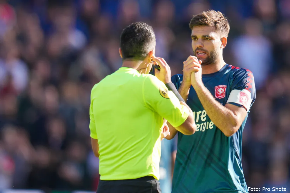 VAN BINNENUIT: Dramatische middag voor FC Twente in de Kuip