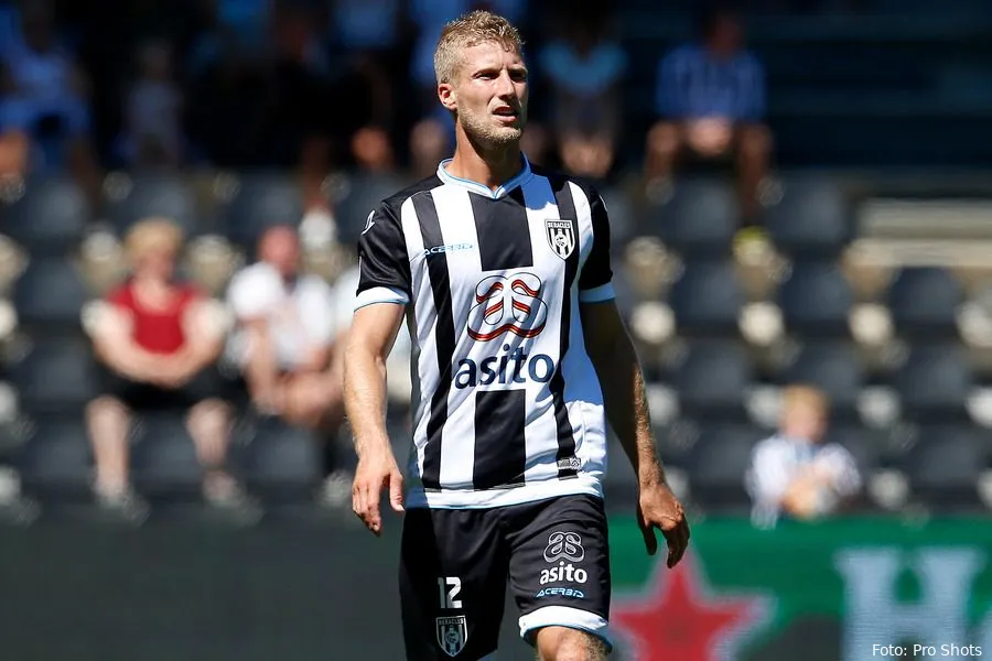 Opmerkelijk: Oud-FC Twente speler zoekt nieuwe club via LinkedIn