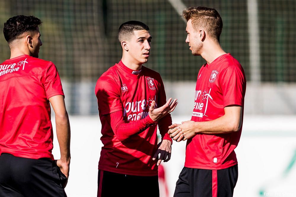FC Twente boekt late zege in oefenduel met Royal Excel Moeskroen